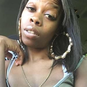 Meet your Posher, Mia